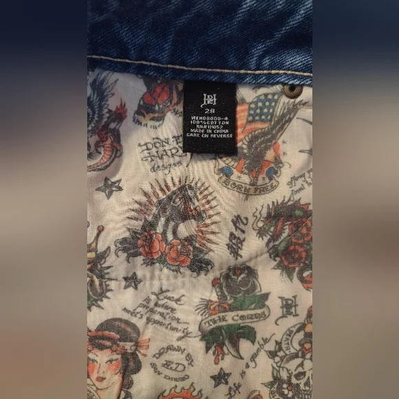 ❗Ed Hardy Women's Size 28,  Blue Denim Shorts with Floral Accent, Love Eternal - Picture 4 of 5